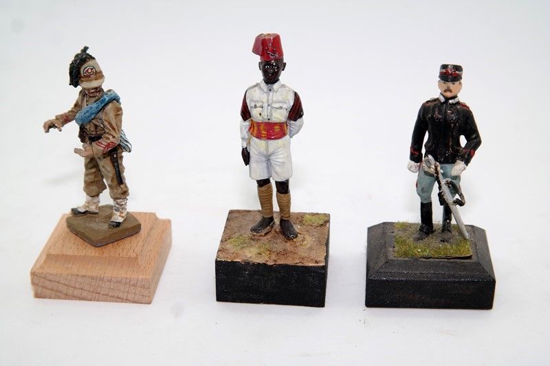 3 Soldatini in Piombo 54 MM