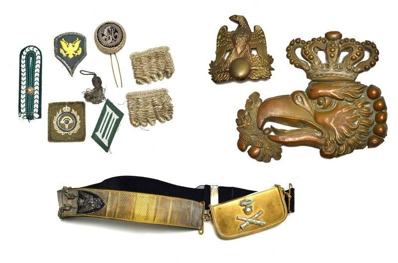 Scatola Contenente Aticoli Militari