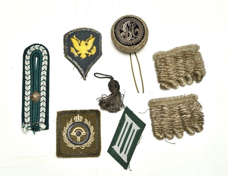 Scatola Contenente Aticoli Militari