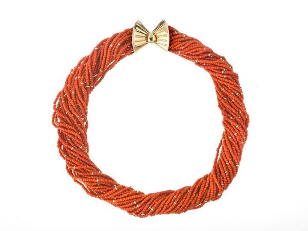 Collana in corallo e oro