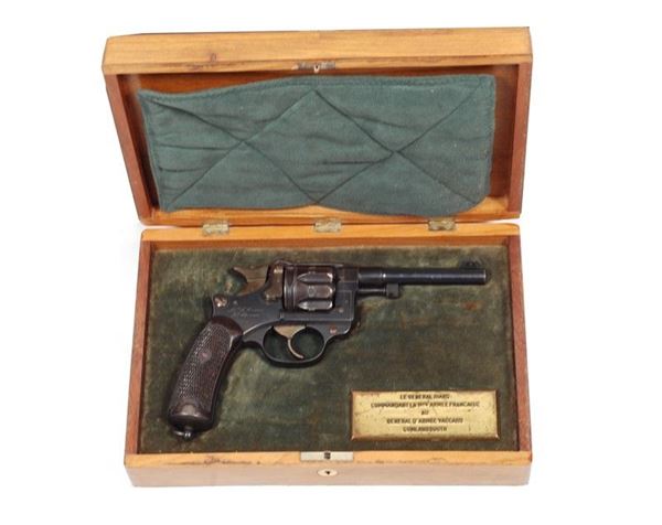 Revolver francese di ordinanza