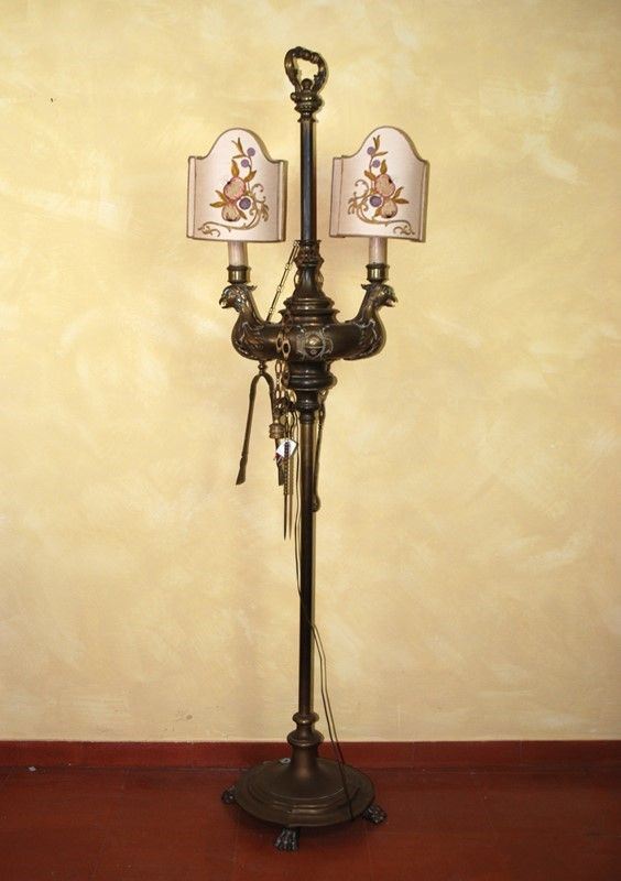 Lanterna a olio da terra   - Auction ARREDI E OGGETTISTICA - Galleria Pananti Casa d'Aste