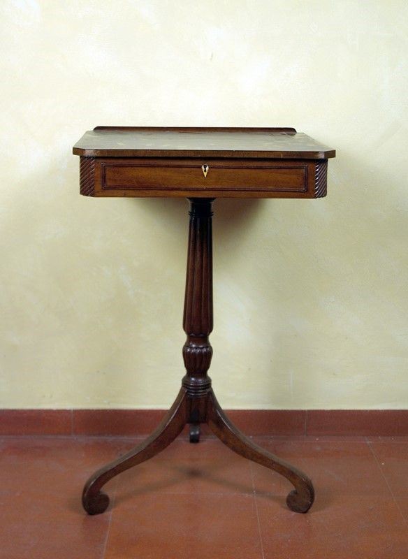 Tavolino  - Auction ARREDI E OGGETTISTICA - Galleria Pananti Casa d'Aste