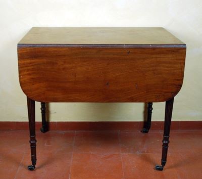 Tavolo a Bandelle