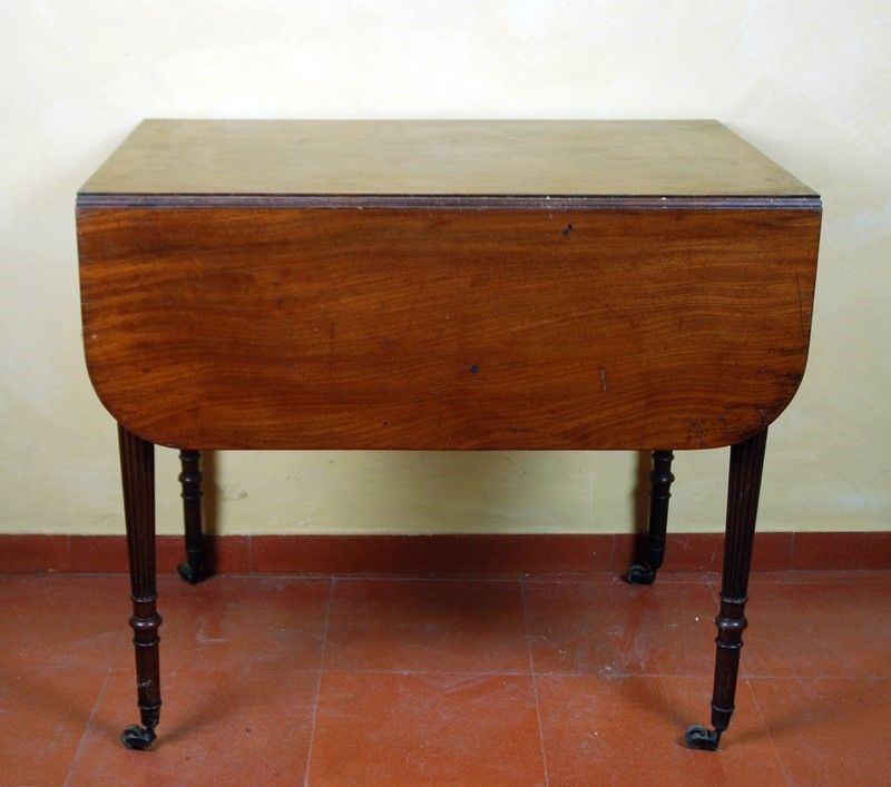 Tavolo a Bandelle