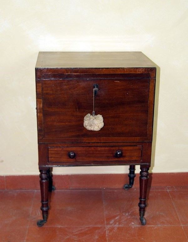 Comodino  - Auction ARREDI E OGGETTISTICA - Galleria Pananti Casa d'Aste