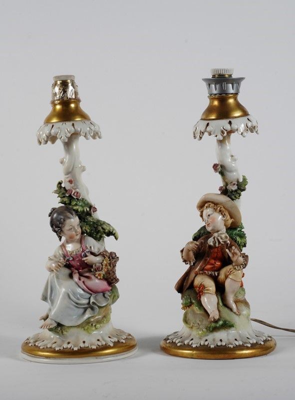 Giuseppe Capp&#233; : Coppia di candelieri, Napoli Capodimonte  - Auction ANTIQUES, PAINTINGS AND FURNISHINGS - Galleria Pananti Casa d'Aste