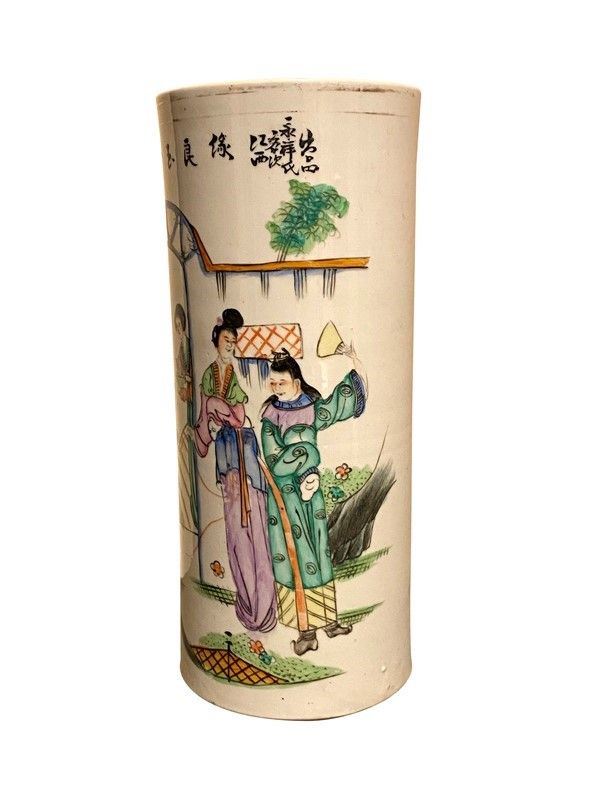 Cylindrical vase  - Auction PORCELAINS, PAINTINGS AND FURNISHING OBJECTS - Galleria Pananti Casa d'Aste