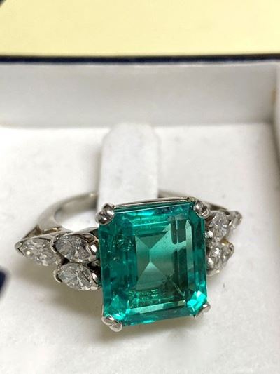 Anello con Smeraldo