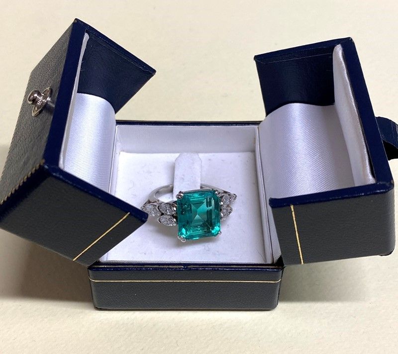 Anello con Smeraldo