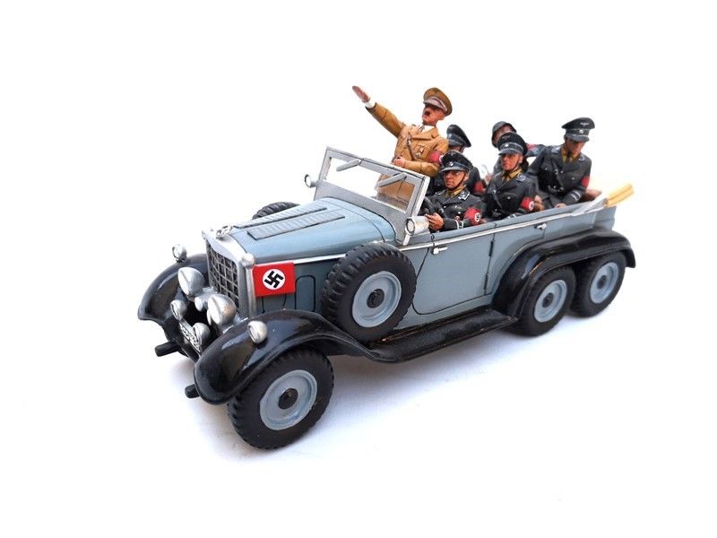 Mercedes con Hitler e Staff