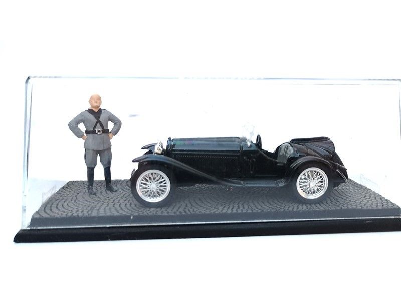 Alfa Romeo e Lancia con Figure di Mussolini