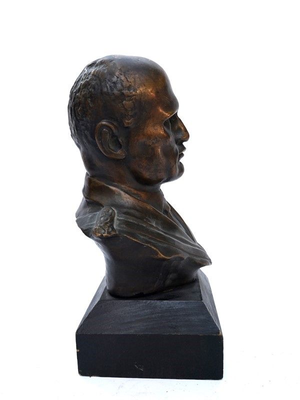 Busto di Mussolini