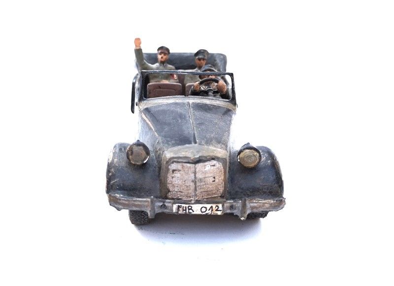 Hitler con Figure sulla Mercedes