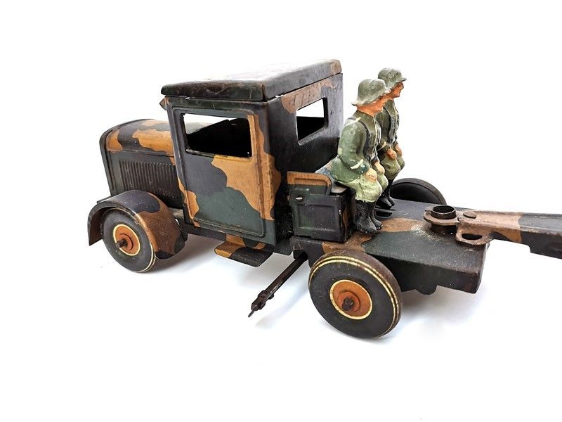 Carro Lutwaffe con Cannone e Figure