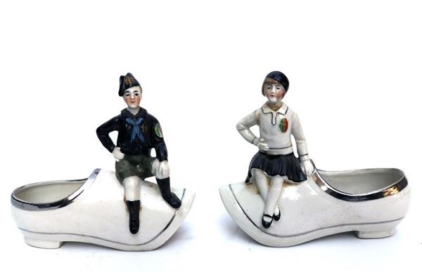 Coppia di zoccoli con Balilla e Giovane italiana