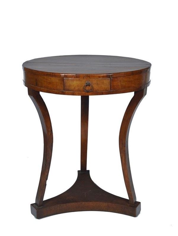 Circular coffee table