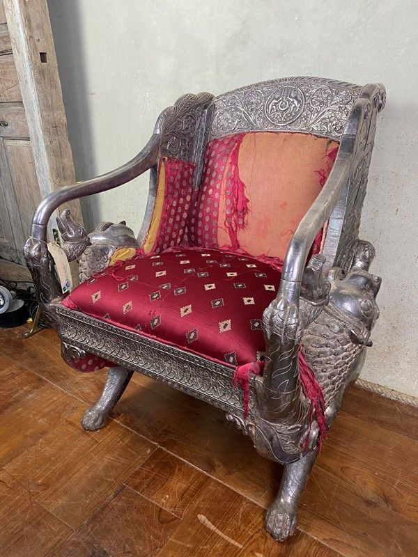 Rara Poltrona da Maraja