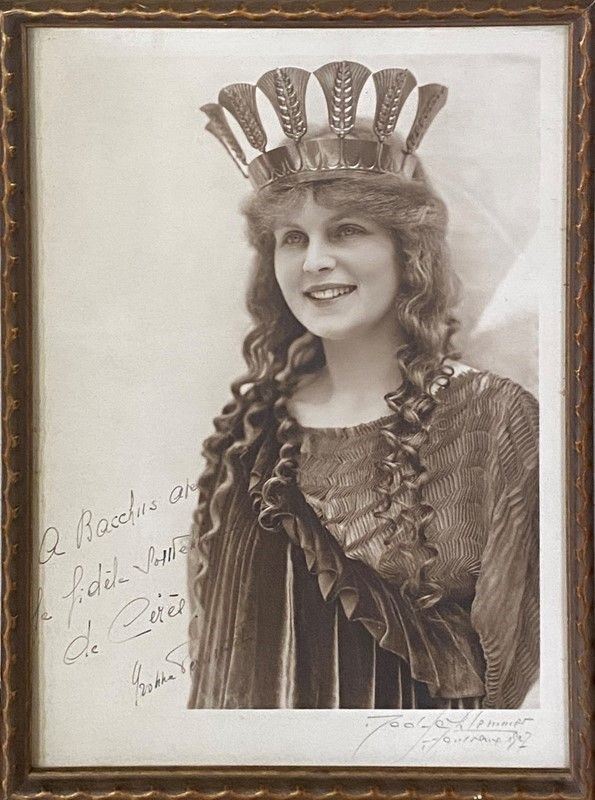 Ritratti femminili in costume da scena