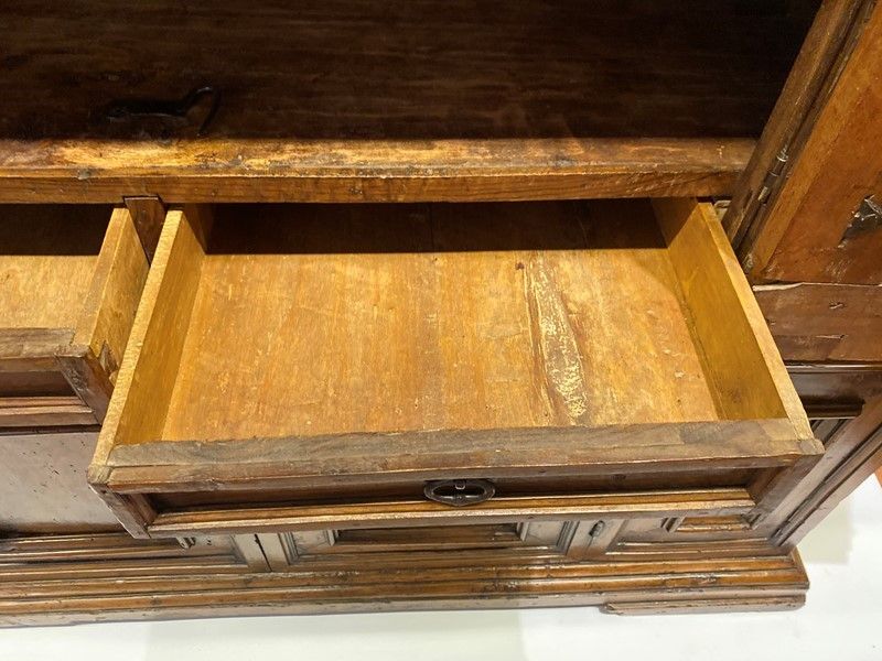 Credenza