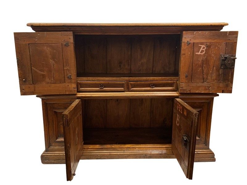 Credenza