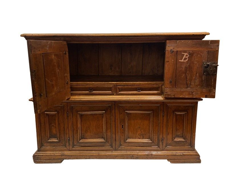Credenza