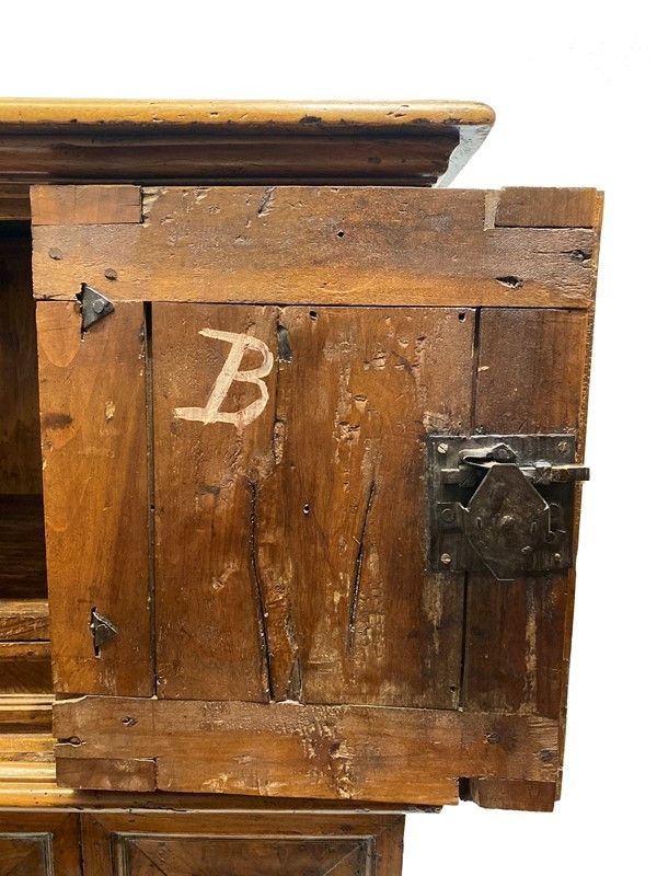 Credenza