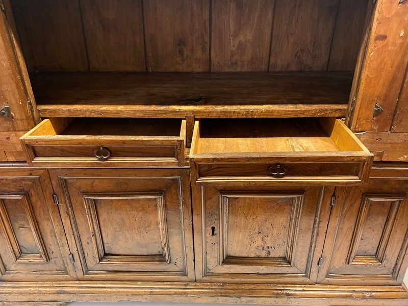 Credenza