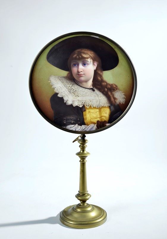 Anonimo, XIX sec. : Ritratto di fanciulla  - Dipinto su vetro - Asta ANTIQUARIATO, AUTORI DEL XIX E XX SEC - I - Galleria Pananti Casa d'Aste