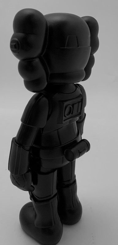 Kaws (brian Donnelly) - Star Wars Darth Vader