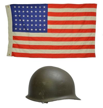 Bandiera degli U.s.a. ed Elmetto M1