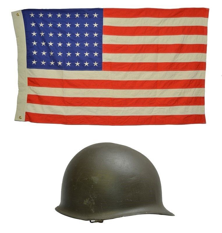 Bandiera degli U.s.a. ed Elmetto M1