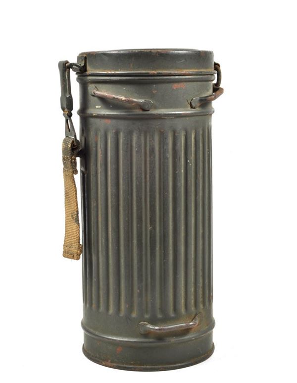 Container for gas mask