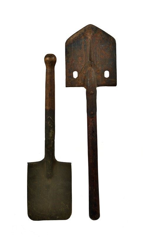 Due attrezzi tattici della II Guerra Mondiale  - Asta Armi antiche e Militaria - Galleria Pananti Casa d'Aste