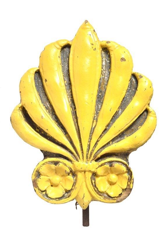 Cimasa con palmetta e rosette