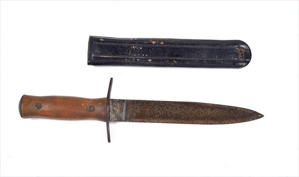 Knife of the Italian Youth Littorio  - Auction Antique Arms & Militaria - Galleria Pananti Casa d'Aste