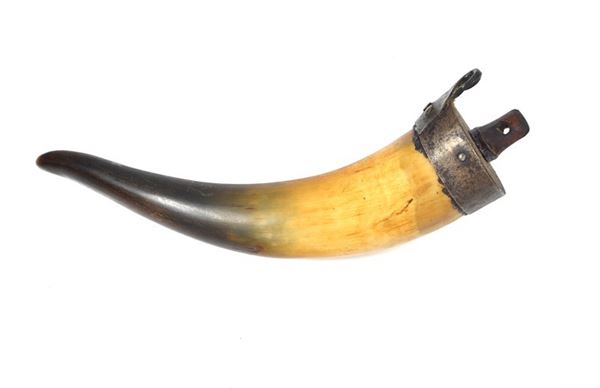Dust horn  - Auction Antique Arms & Militaria - Galleria Pananti Casa d'Aste