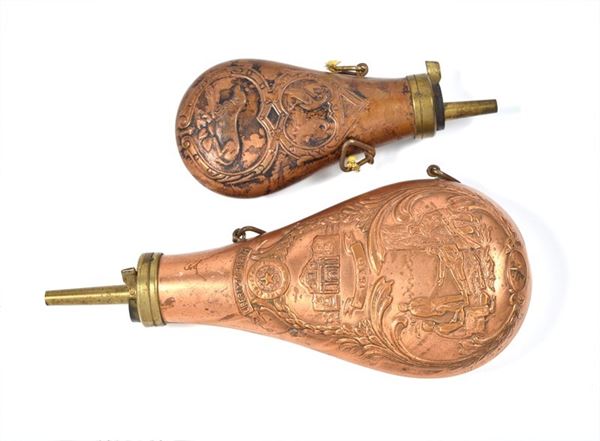 Lot of two powder flasks  - Auction Antique Arms & Militaria - Galleria Pananti Casa d'Aste