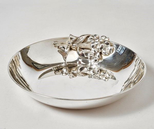Dish  - Auction SILVER AND JEWELS - I - Galleria Pananti Casa d'Aste