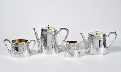 Set Composto da Teiera, Caffettiera , Lattiera e Zuccheriera