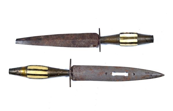 Two daggers of Granada