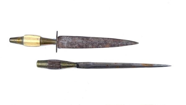 Two daggers of Granada
