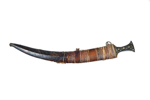 Grande coltello - Asta ARMI ANTICHE E MILITARIA - Galleria Pananti Casa d' Aste