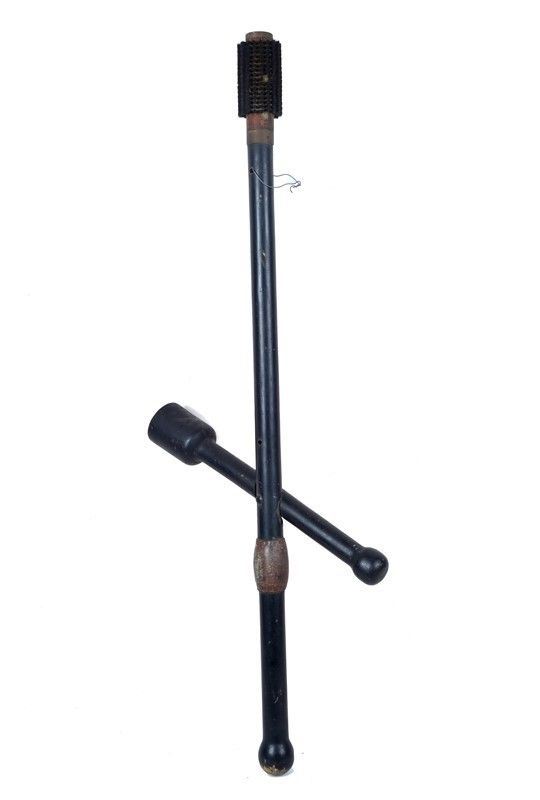 Antique brush for artillery