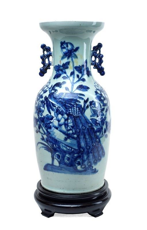 Vaso in Porcellana Bianco Blu con Pavone e Peonie