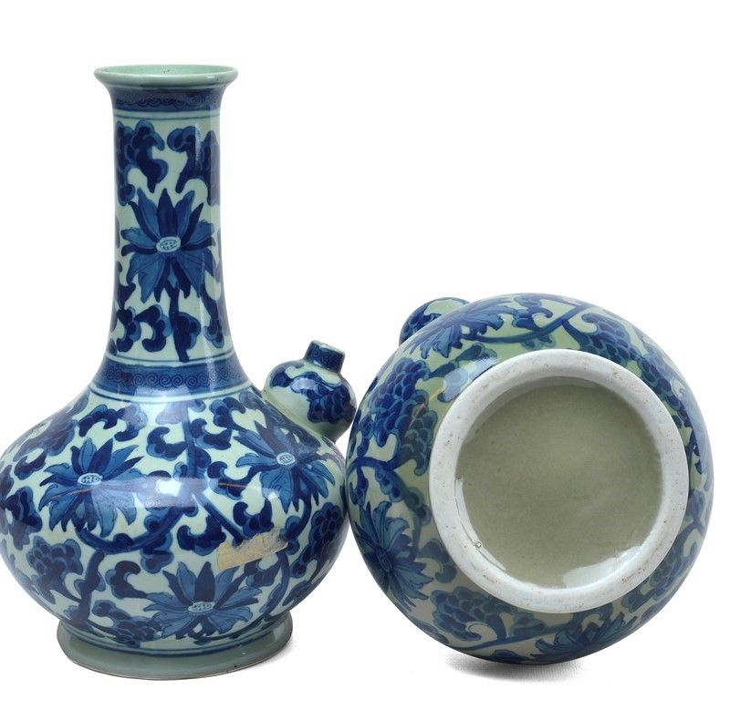 Coppia di Bottiglie Portafiore in Ceramica Bianco Blu
