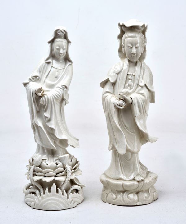 Pair of statues