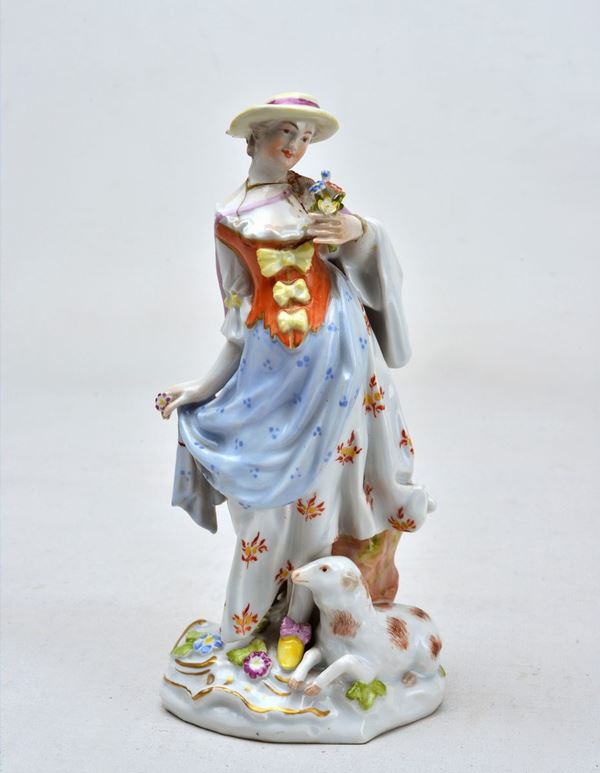 Statua   (XX sec.)  - Porcellana dipinta - Asta PORCELLANE, DIPINTI E OGGETTI D'ARREDO - Galleria Pananti Casa d'Aste