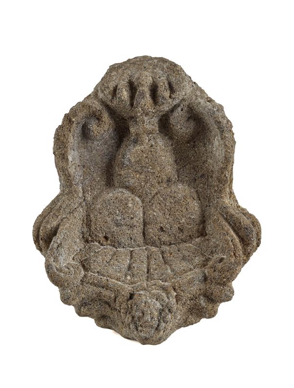 Antico stemma in pietra