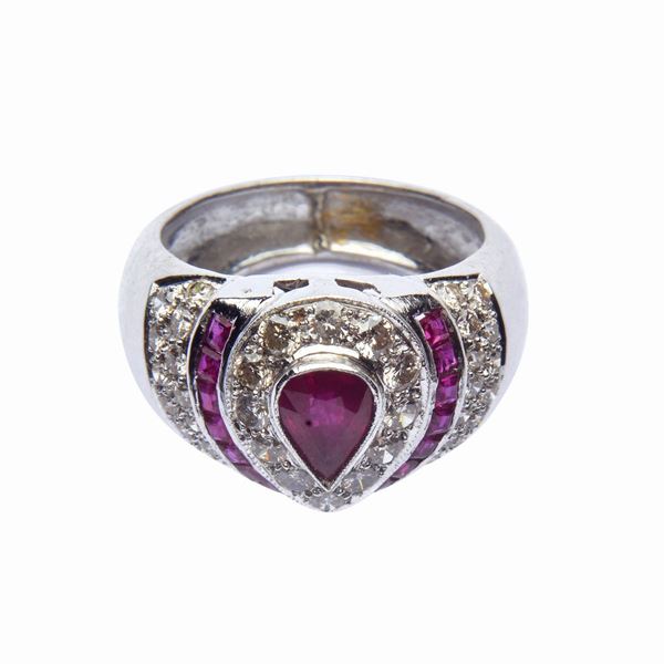Anello con rubini e diamanti